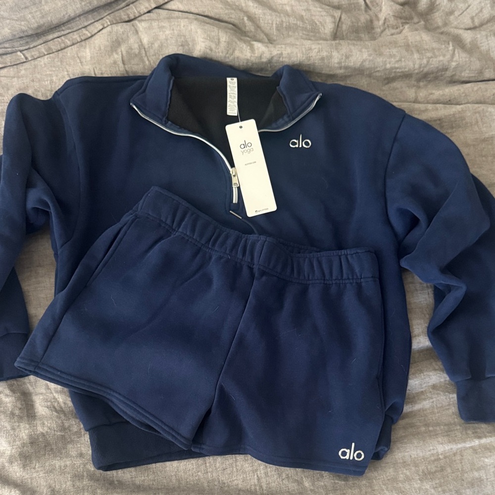 ALO Yoga Navy Fleece Set Shorts & Zip up sweater size S